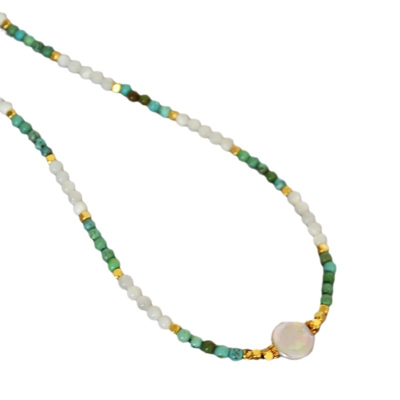 Retro Turquoise Bead Necklace With A Simple Elegant Vibe