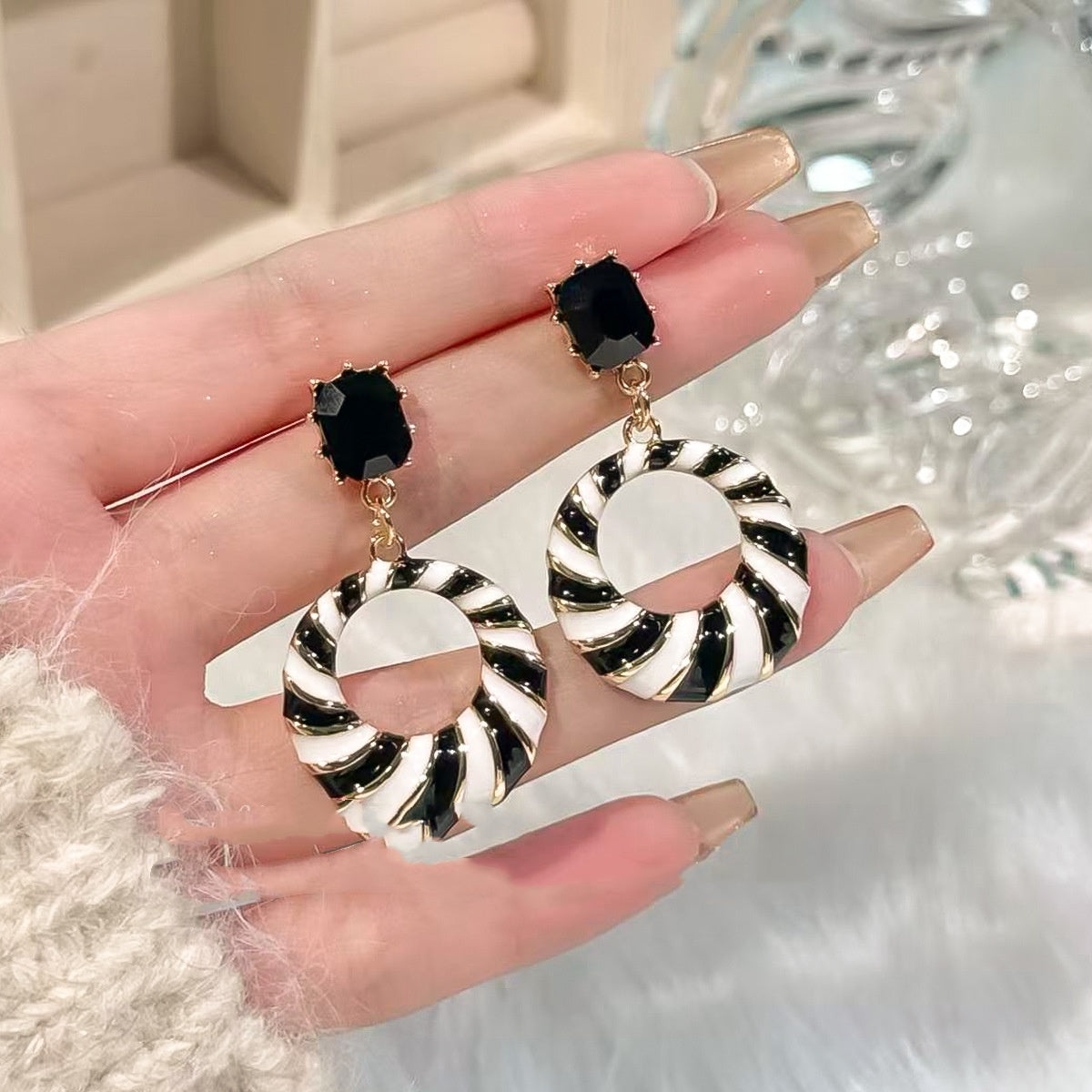 Horse Striped Oil Dripping Circular Hollow Earrings