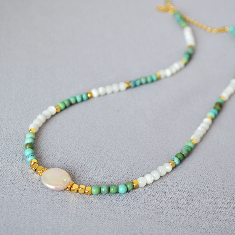 Retro Turquoise Bead Necklace With A Simple Elegant Vibe